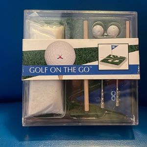 NWT miniature Golf on the Go set